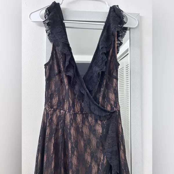 Kimchi Blue Indy Lace Midi Dress. Urban Outfitters. Small - Image 5