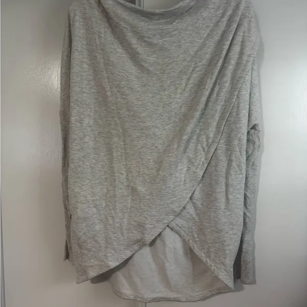Athleta Purana Wrap Sweatshirt Hoodie Draped Top Heather Gray Size Small - Image 2