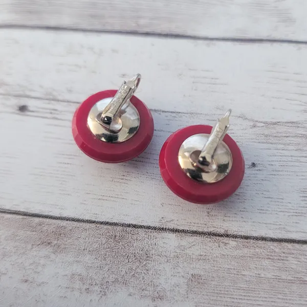 Vintage Dalshem Clip On Earrings Red Faceted Circle 7/8" - Image 5