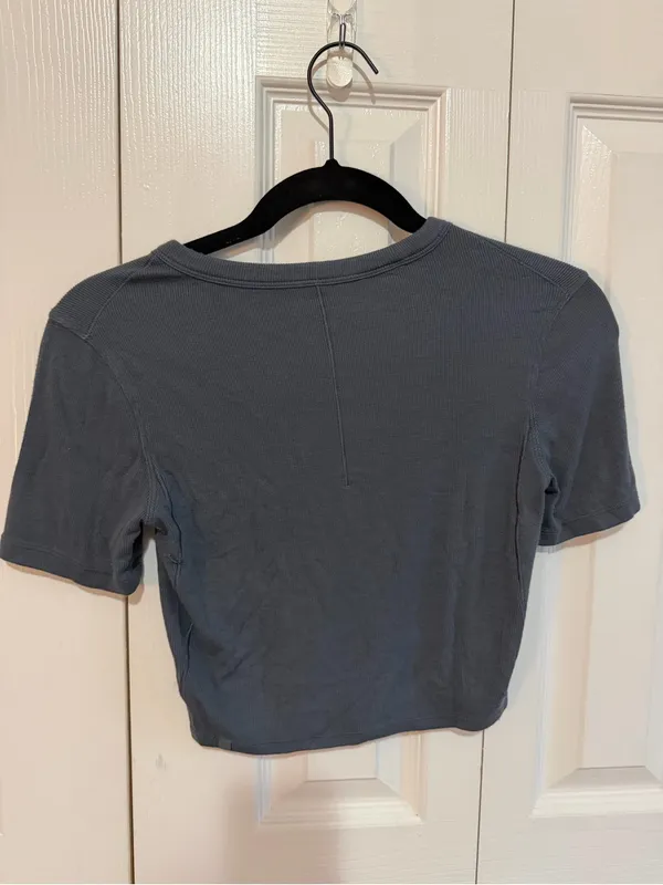 Lululemon Hold Tight Straight Hem Cropped T-Shirt Grey Size XS - Image 2