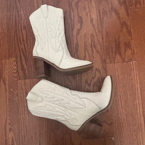 MIA Raylyn Western Boots Ivory Western Heeled Boot Size 7 Rodeo Pointed Toe - Image 12
