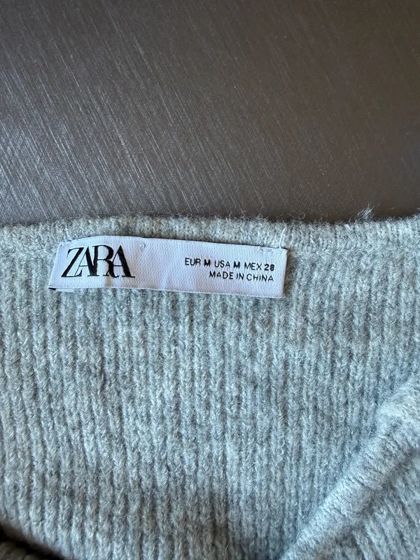 Zara Grey Cropped Minimal Tank Top Fuzzy Sweetheart neckline Size M - Image 4