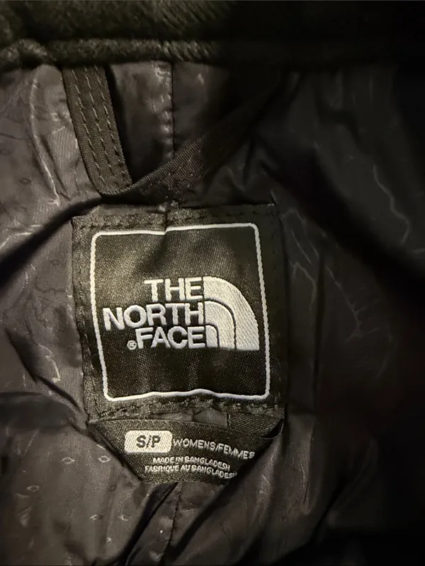 The North Face Black Ski Snow Pants size SP inseam 30” lots of pockets - Image 6