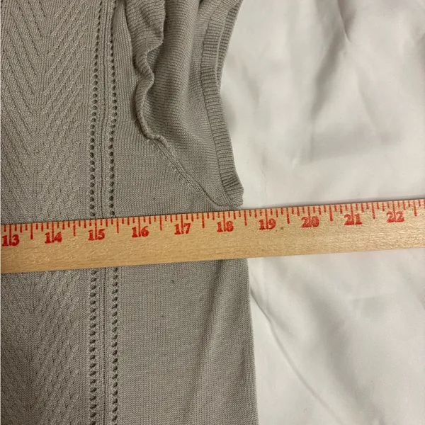 Banana Republic Gray Knit Flutter Sleeve Sweater Top Size L - Image 4