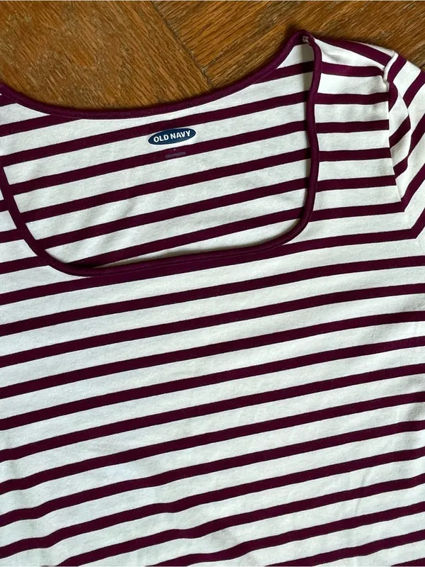 Old Navy Burgundy & White Striped Long Sleeve Top Women’s Size Large - Image 3