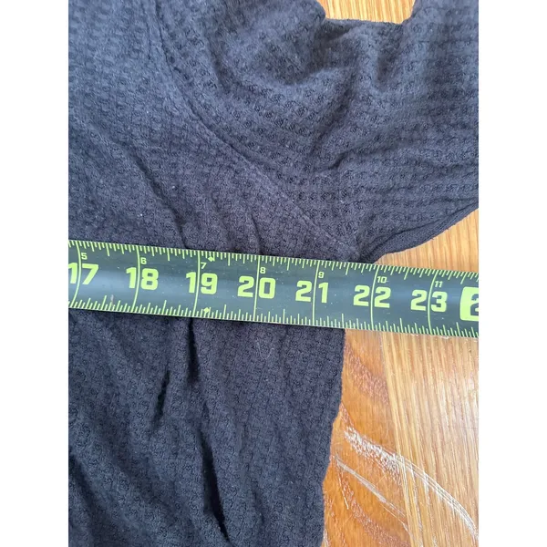 We The Free Free People Black Waffle Knit Cowl‎ Neck Thermal Top Raw Hem Large - Image 4