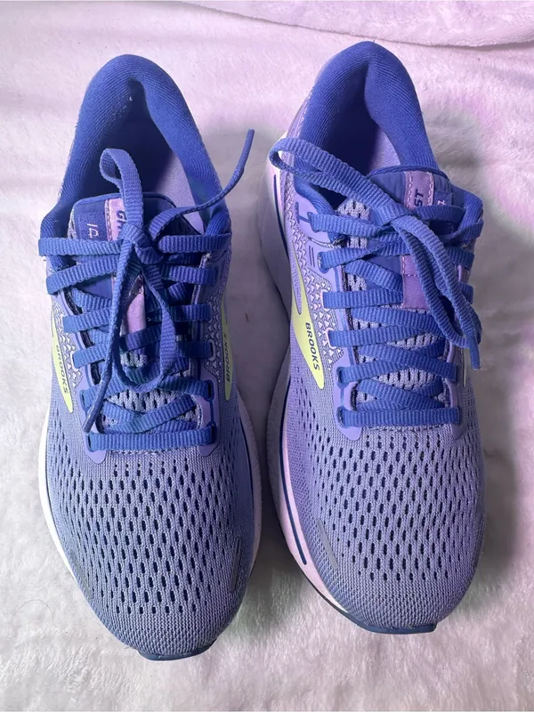 Brooks Ghost Women's Running Shoe - Lavender/Green - Image 4