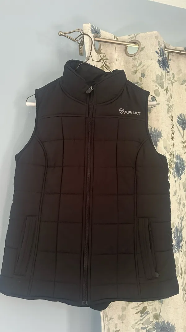 Ariat Puffer Women’s Vest - Black Large - Image 2