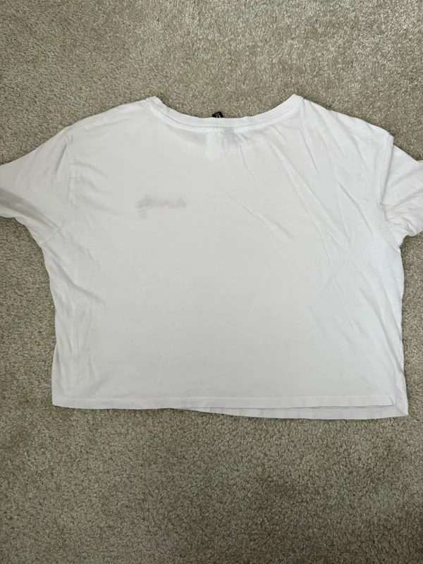 White with red lettering crop top - Image 2