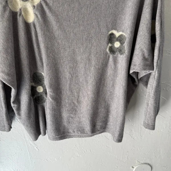Aaeda Gray Floral Fuzzy‎ Appliqué Sweater Top XL Drop Shoulder Soft Cozy - Image 3