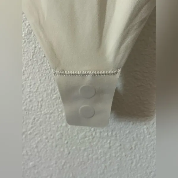 Lululemon Wundermost Nulu Square-Neck Sleeveless Bodysuit in bone sz M nwt - Image 10