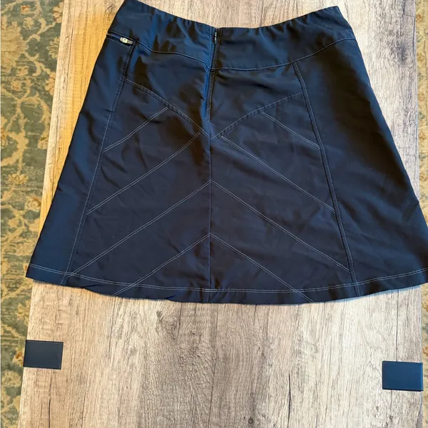 Aventura Black Athletic Skort – Size 6 – Built-In Shorts – Outdoor Activewear - Image 2