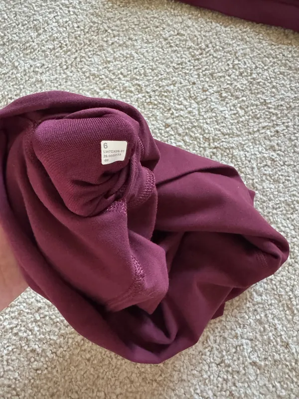 Lululemon burgundy set  - Image 3
