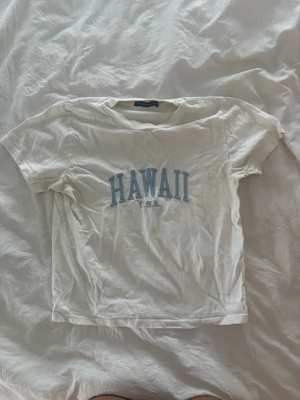 Brandy Melville T-shirt - Image 3