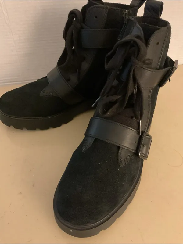 UGG Women's Black leather suede platform combat waterproof boots US 9 - Image 6