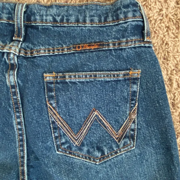 Women’s Wranglers size 11/12 x 30 - Image 3