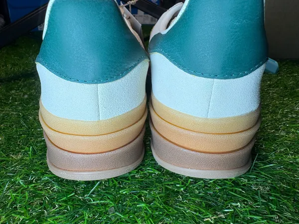 Adidas Gazelle. Women’s 10. Cream and green - Image 5