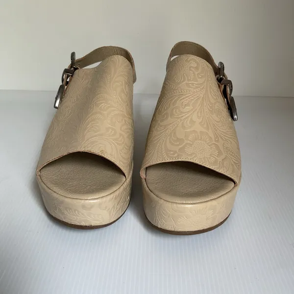 Matisse Embossed Wedge Western Sandals Leather Beige Platform Made in Brazil Sz9 - Image 4