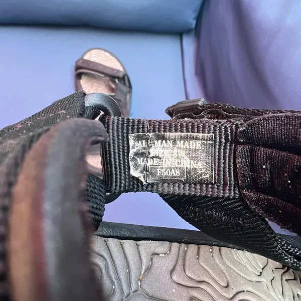Teva sandals with velcro straps - Image 5