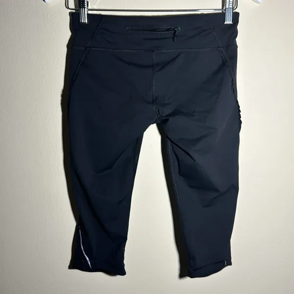 Lululemon size 6 - Image 3