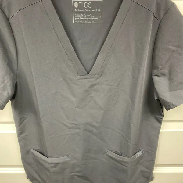 FIGS Technical Collection Women’s Scrub Catarina Top Gray 2 Pockets Medium - Image 7