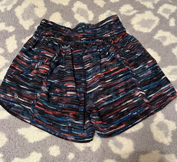 Lululemon Tracker Short V 4” - Image 3