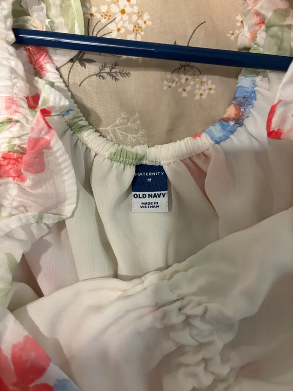 Old navy maternity floral blouse - Image 3