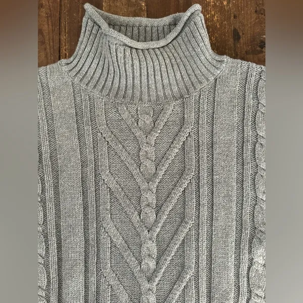 J.Crew roll-neck cable knit sweater in Gray🩶 - Image 4