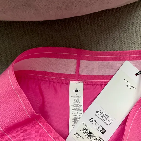 Alo Yoga Match Point Short Paradise Pink M - Image 3
