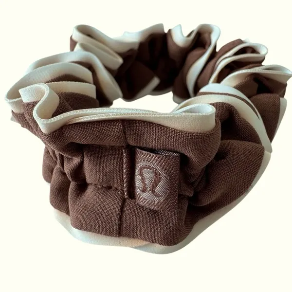 Lululemon Light Locks Scrunchie Skinny  Roasted NEVER WORN - Image 3
