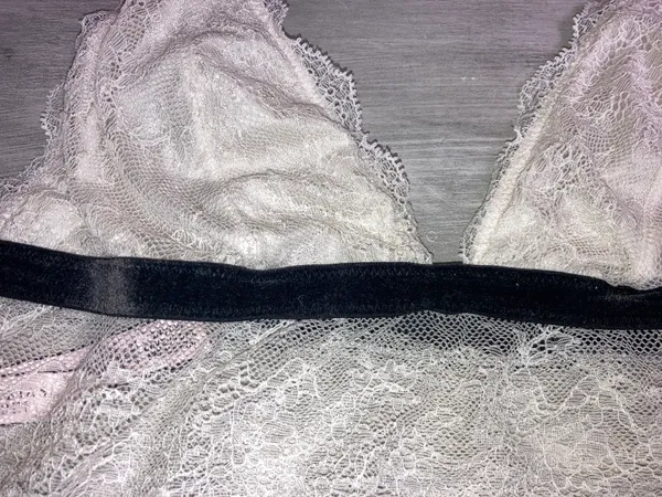 Victoria’s Secret White lace And Black Velvet Bralette - Image 9