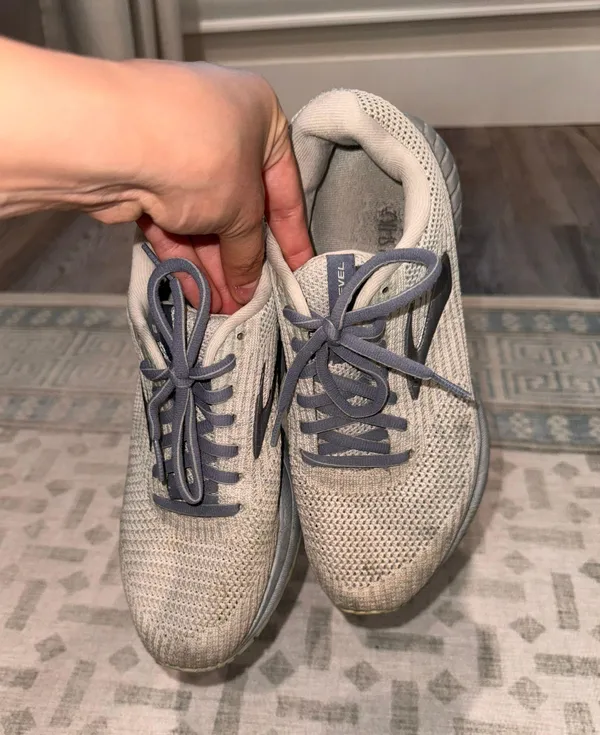 Running Shoes - Image 3