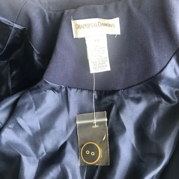 Draper’s and Damon’s navy sleeve blazer SP - Image 6