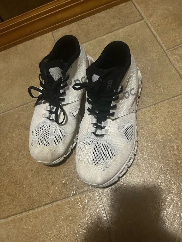 On Cloud Shoes - Image 4