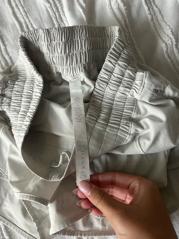 Lululemon Hot Hot Shorts  - Image 2