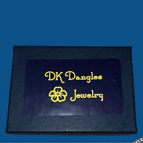 Gold 16” chain necklace with cz encrusted stone cross!! New - Image 5