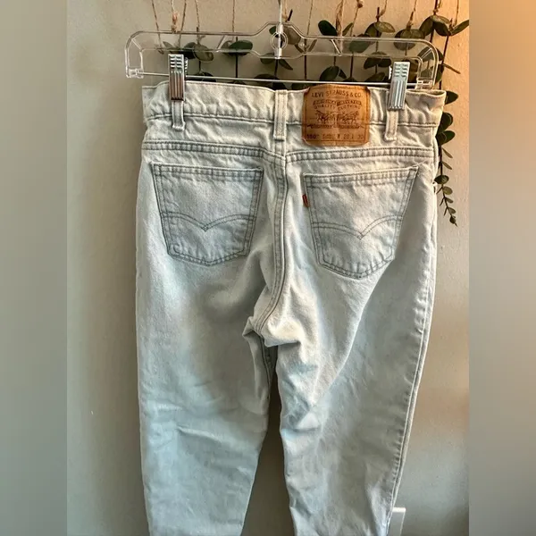 Vintage Levi’s 90s Orange Tab tapered leg 550 denim light wash blue jeans - Image 3