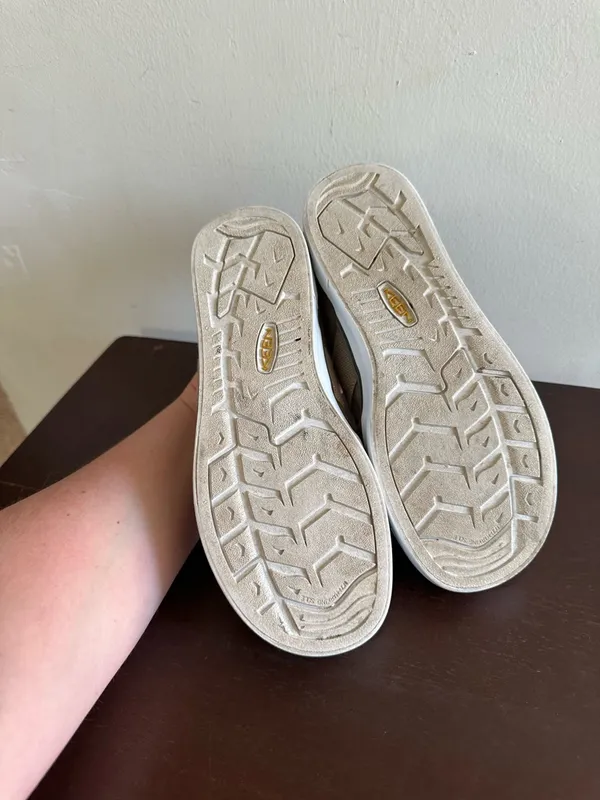 KEEN Elsa III Casual Low Top Sneakers Beige Brown Canvas Slip On Size 7 - Image 5