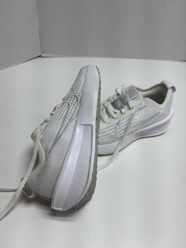 Nike "Interact Run" Running White‎ Shoes - Size 8. - Image 3