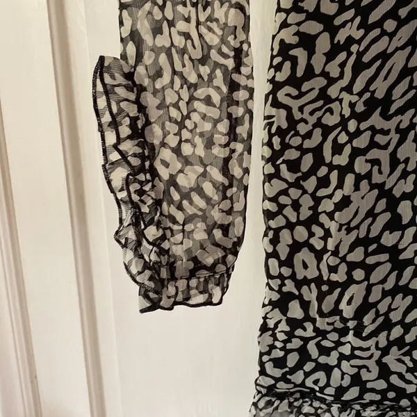 Topshop Animal Print Leopard Cheetah Dress Long Sleeves‎ Ruffle Collared Size 2 - Image 2