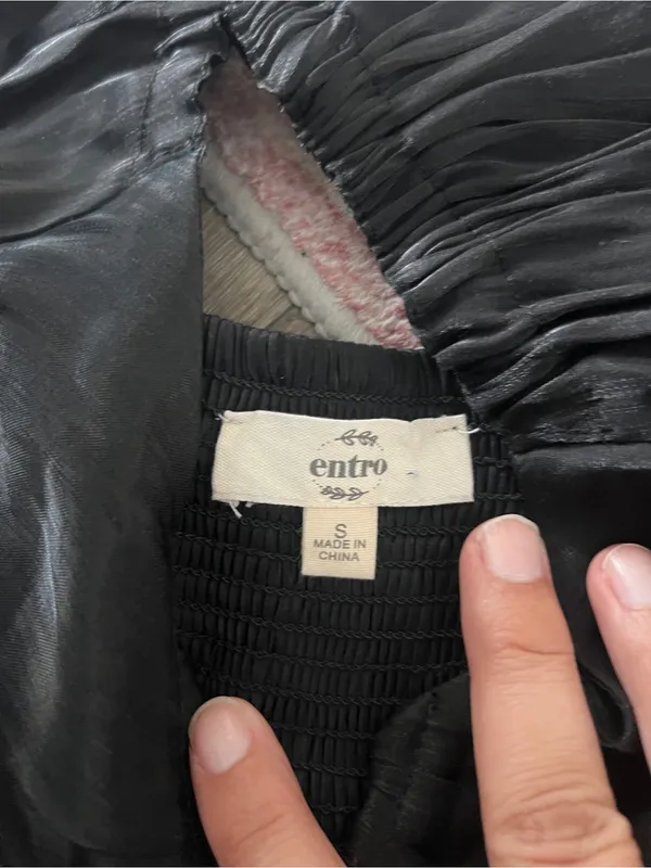 Entro small black top - Image 11