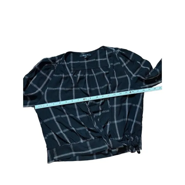 Madewell‎ Wrap Top in Windowpane sz Small black white - Image 7