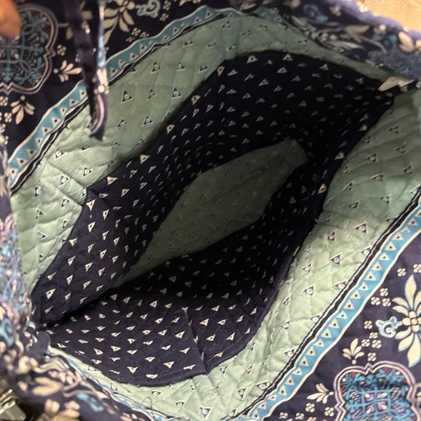 Large Quilted Tote Bag in Blue Floral Pattern w/ Pouch - Image 3