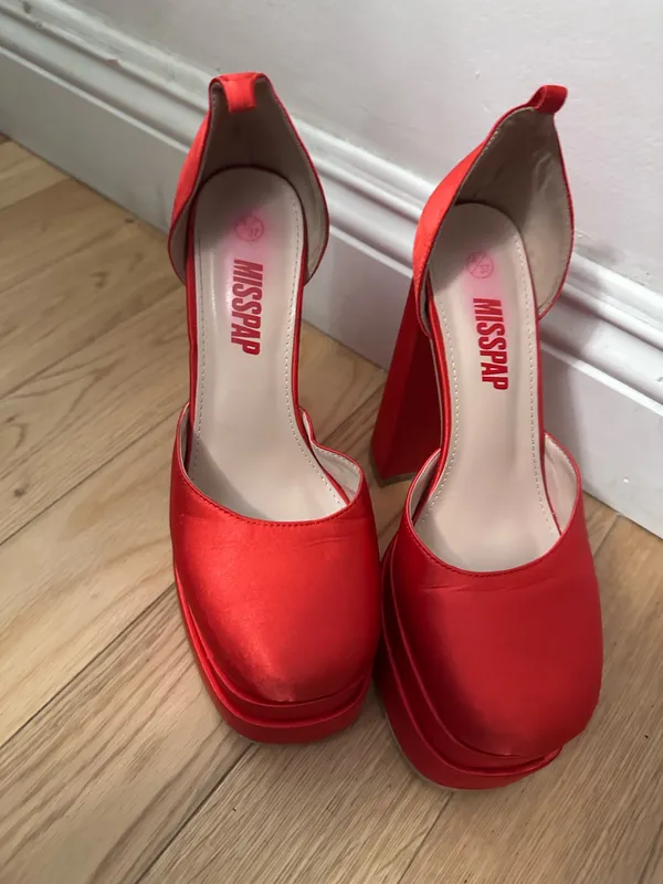 Red chunky platform heels Size 6.5 - Image 3