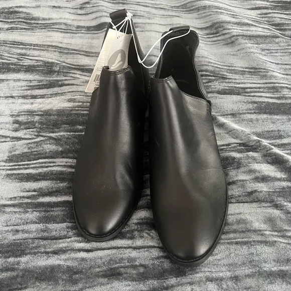 Black half ankle boots - Image 2