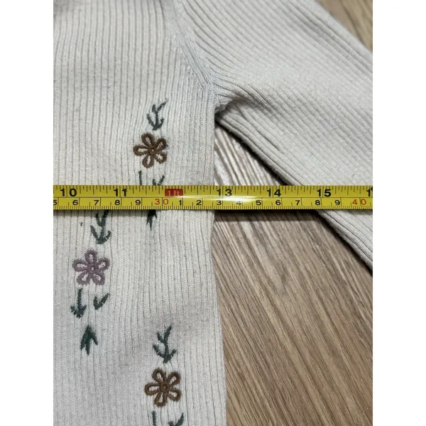 Willow & Wind Womens Small Cream Ribbed Knit Floral Embroidered Cardigan V-Neck‎ - Image 4