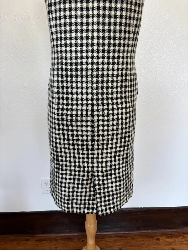 Sleeveless Black and Cream Houndstooth Button-Front Pinafore Dress - Image 6