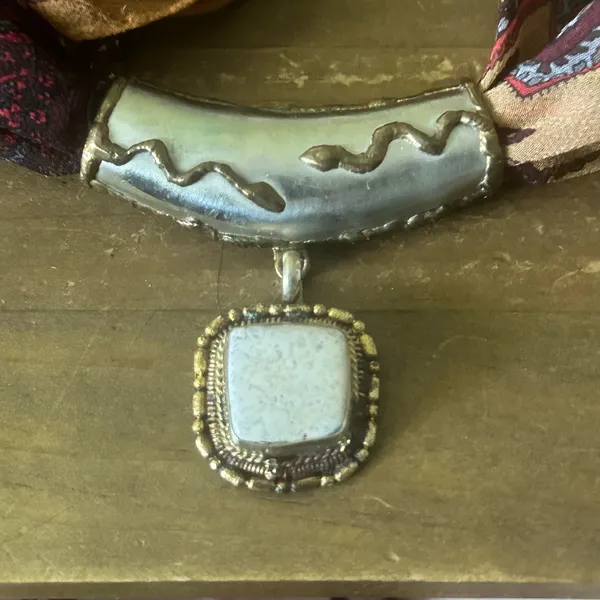 Vintage paisley silk scarf pendant necklace - Image 3