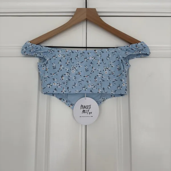 Princess Polly Jackson Blue Floral NWT 4 Off the Shoulder crop top Handkerchief - Image 3