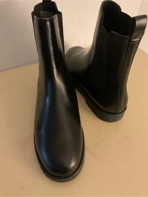 J. Crew women black Leather Chelsea Ankle Boots US 9 - Image 9